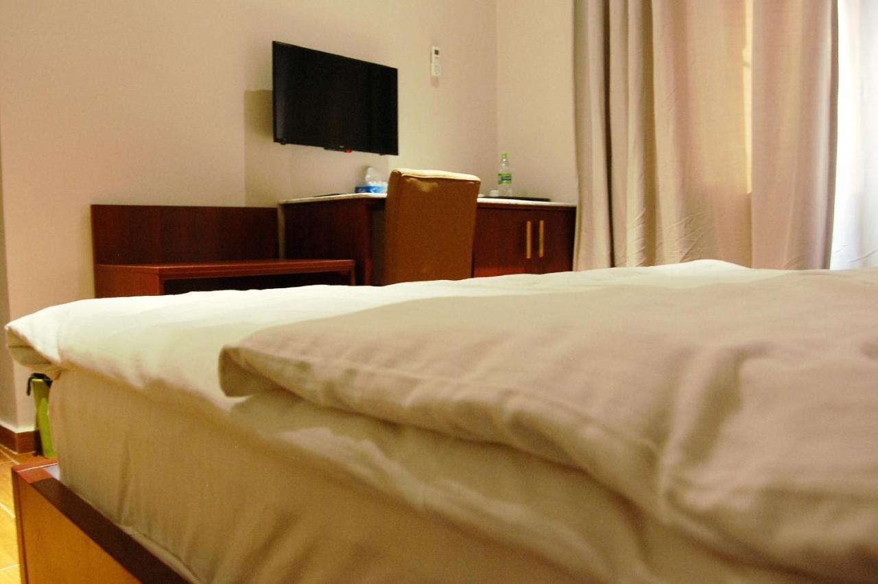 Hôtel R & K Guest Palace à Kano Extérieur photo