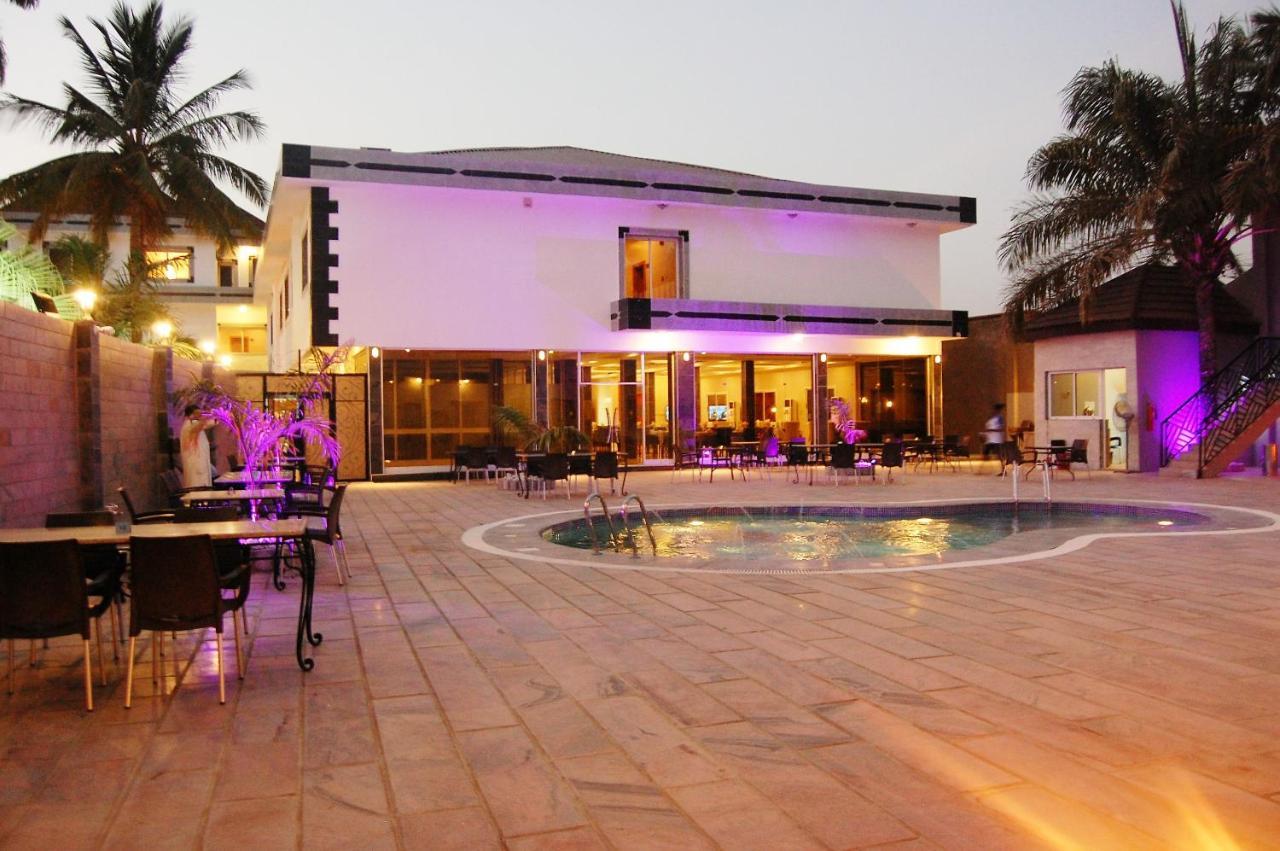 Hôtel R & K Guest Palace à Kano Extérieur photo