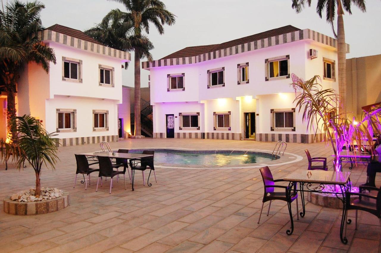 Hôtel R & K Guest Palace à Kano Extérieur photo