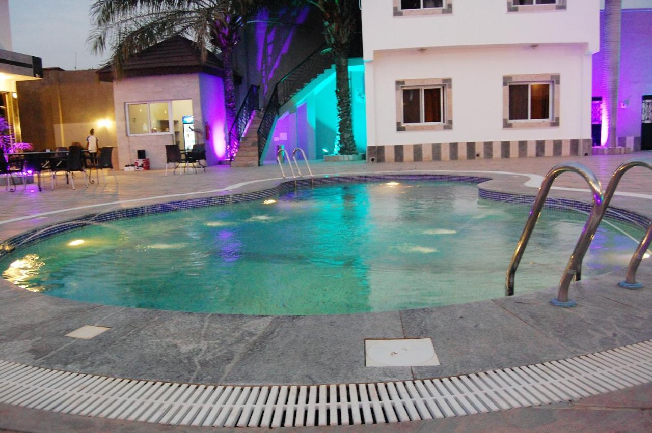 Hôtel R & K Guest Palace à Kano Extérieur photo