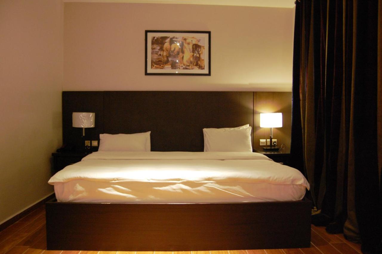 Hôtel R & K Guest Palace à Kano Extérieur photo