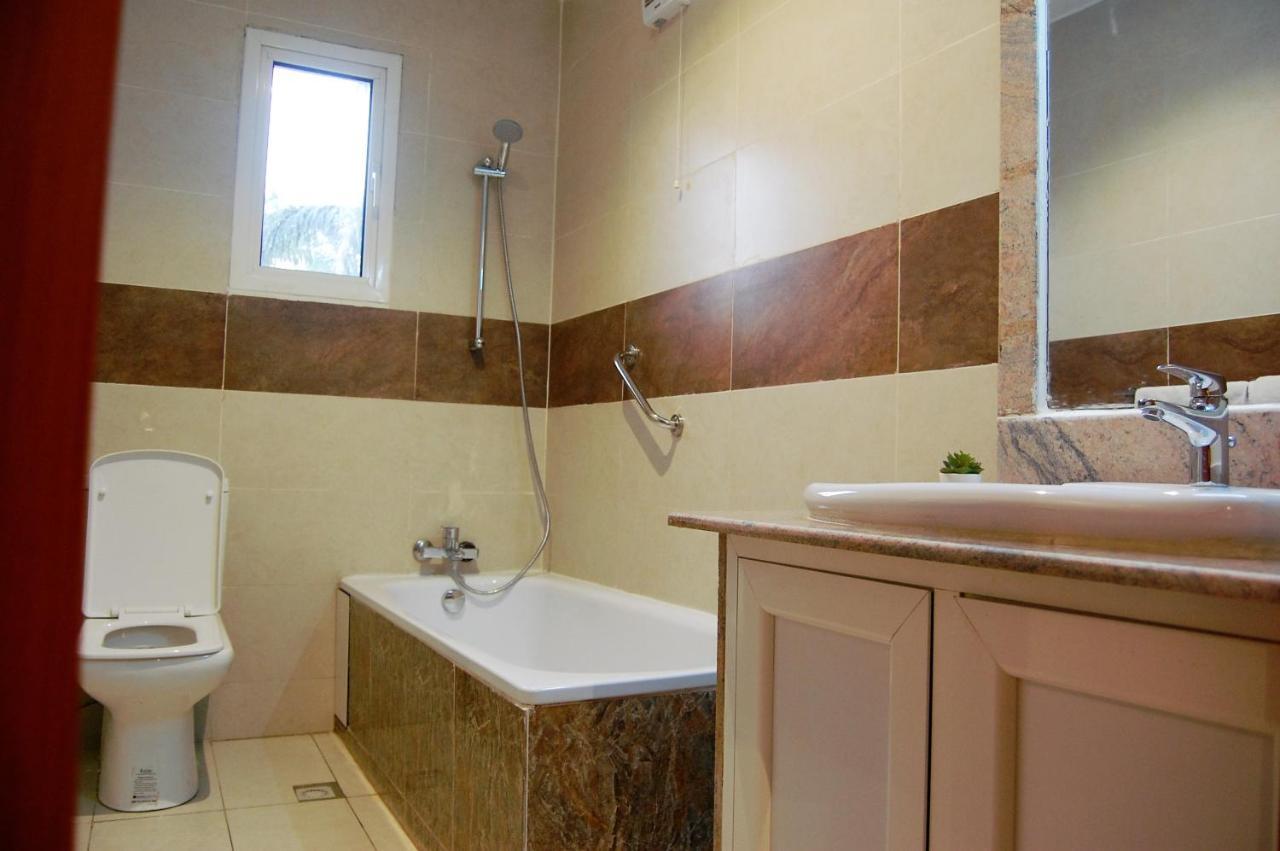 Hôtel R & K Guest Palace à Kano Extérieur photo