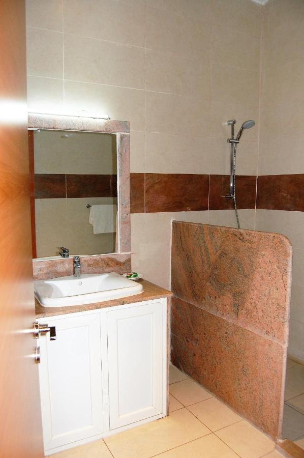 Hôtel R & K Guest Palace à Kano Extérieur photo